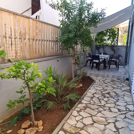 Rapic Apartment Vir